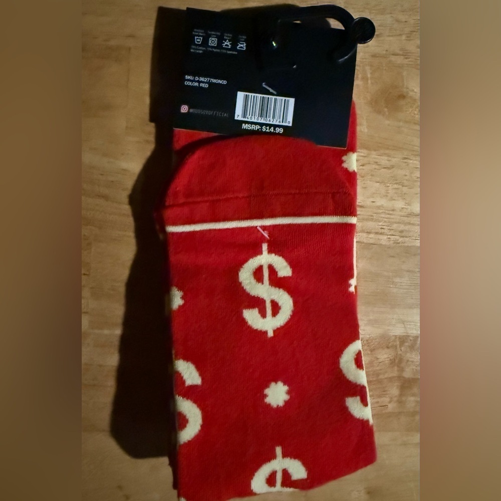 ❤️Odd Sox - Lucky Money Crew Socks - Size 8-12 - One Size Fits Most - Red - Picture 3 of 3
